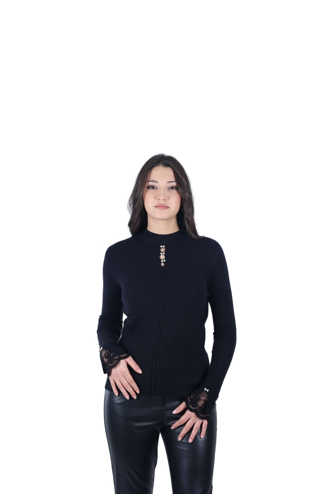 Ontriko Siyah Kol Dantel Detaylı Bluz